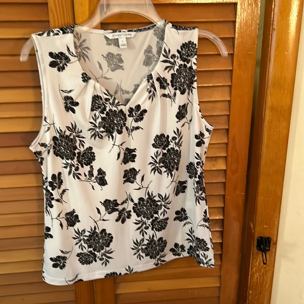 41 Hawthorn Black and White Floral Tank Top
